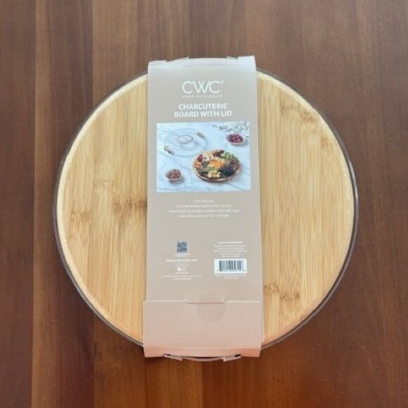 Round Charcuterie Board with Lid (5 Compartments) and (4) Festive Serving Knives - Picture 4 of 5